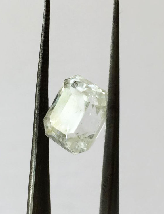 7.38 Ratti (6.64 ct) Natural Certified White Topaz
